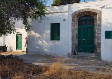 Πετρόκτιστη μονοκατοικία